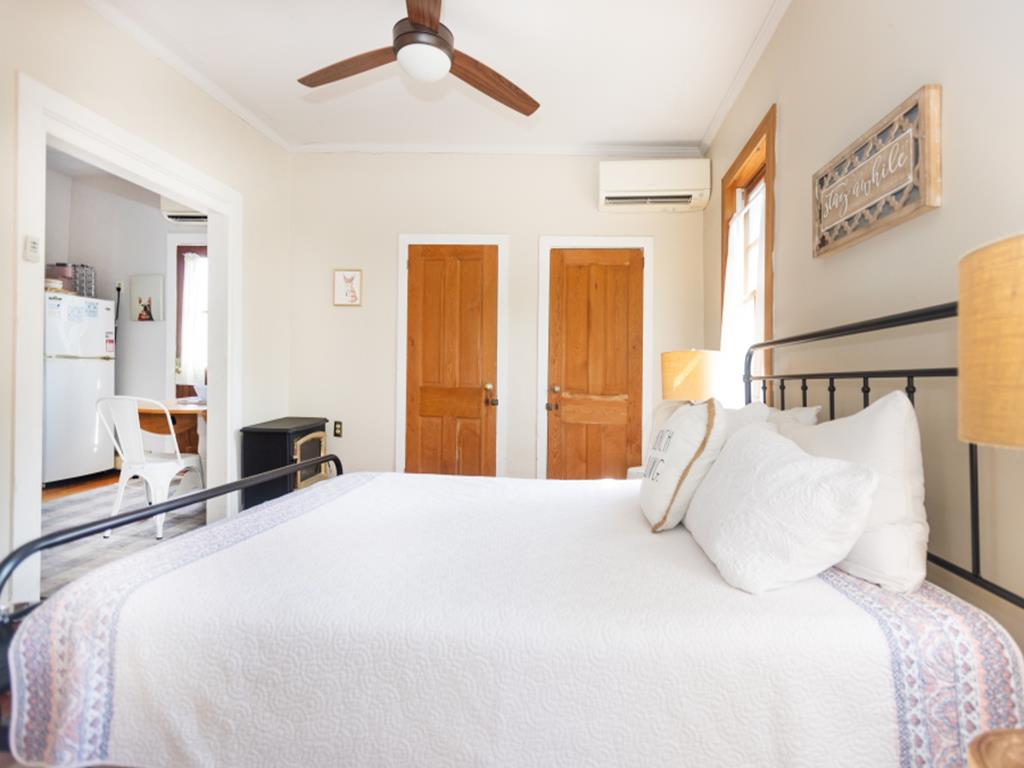 1015 Washington Fennec Fox Suite | Photo 20