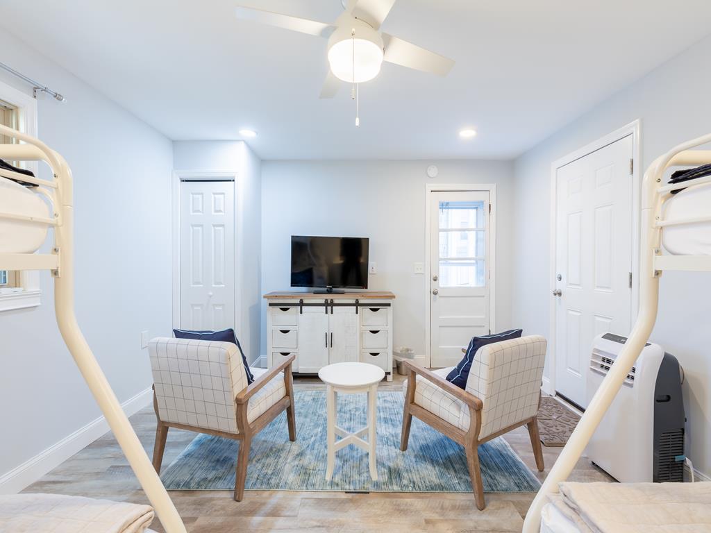 Classic Beach Cottage | Photo 33