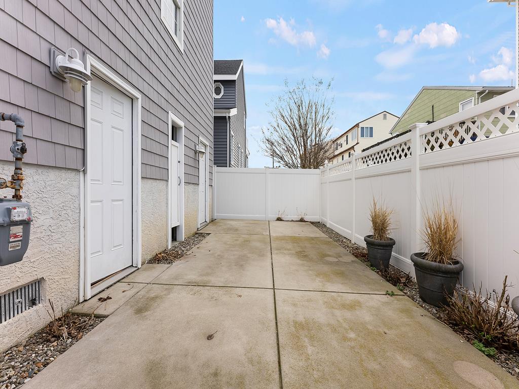8000 Pleasure Avenue, Sea Isle City (Beach Block)