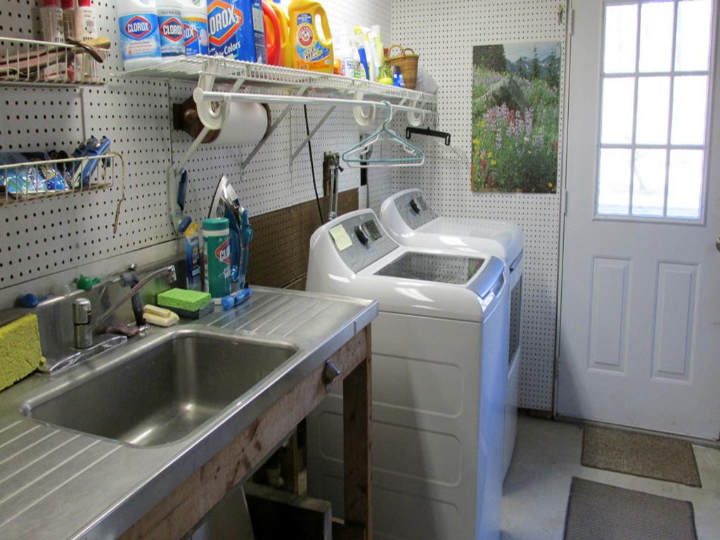 Lower Level - Washer and Dryer