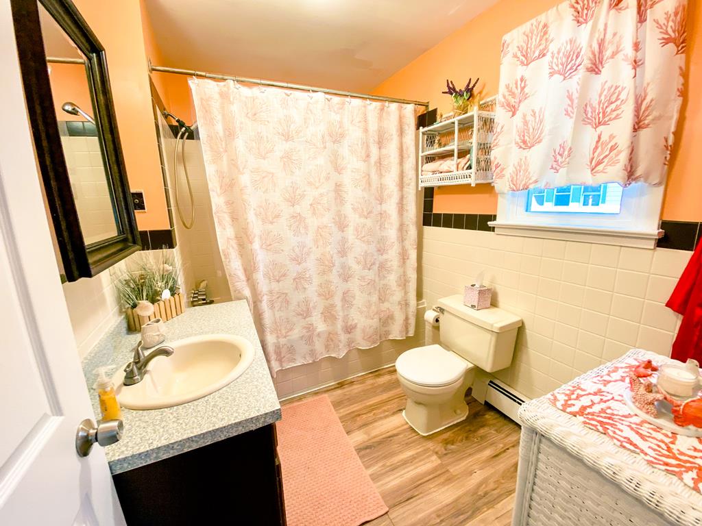 YEAR ROUND RENTAL Octopus Bay Cottage | Photo 14