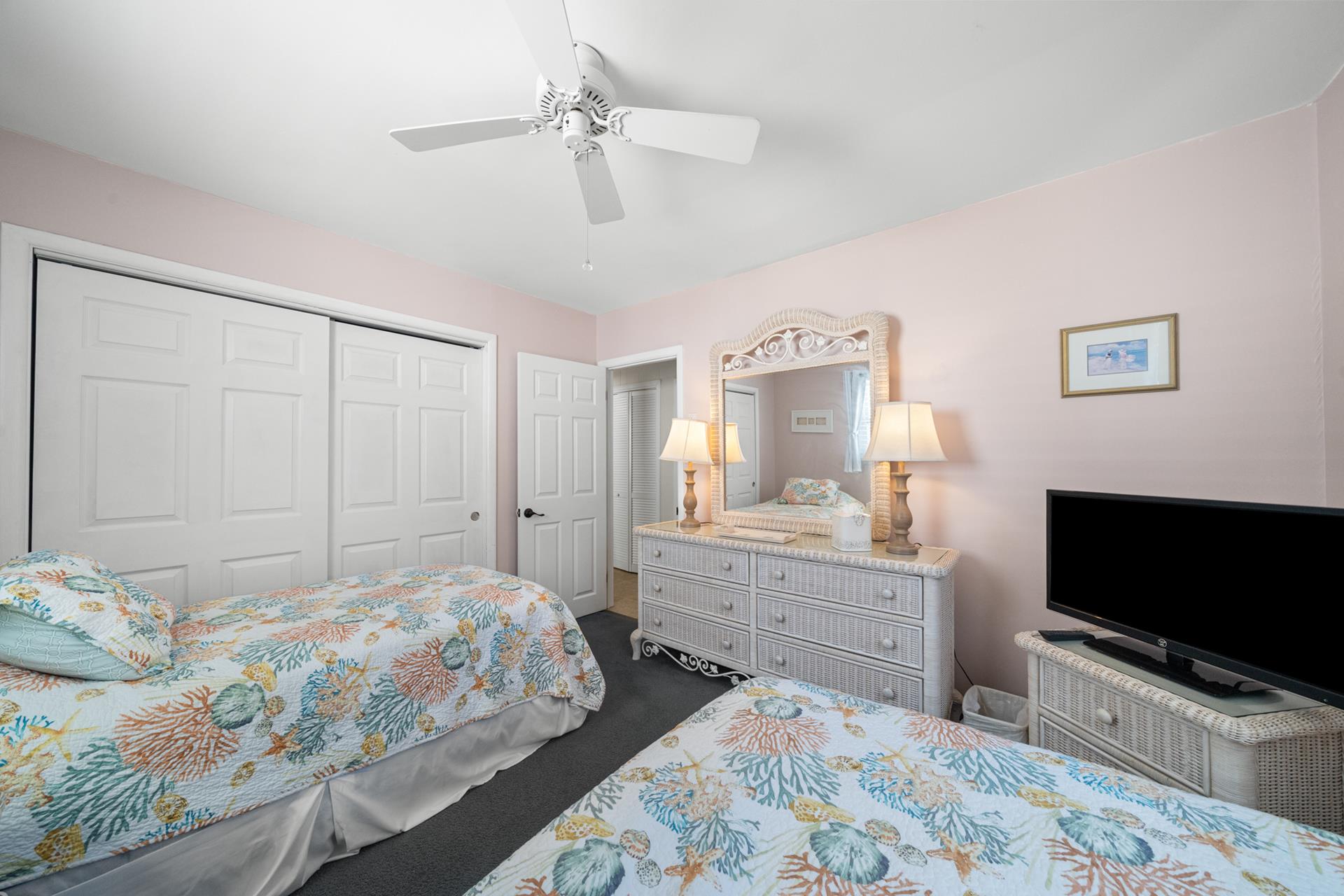 206 42nd Street, Avalon (Mid-Island)