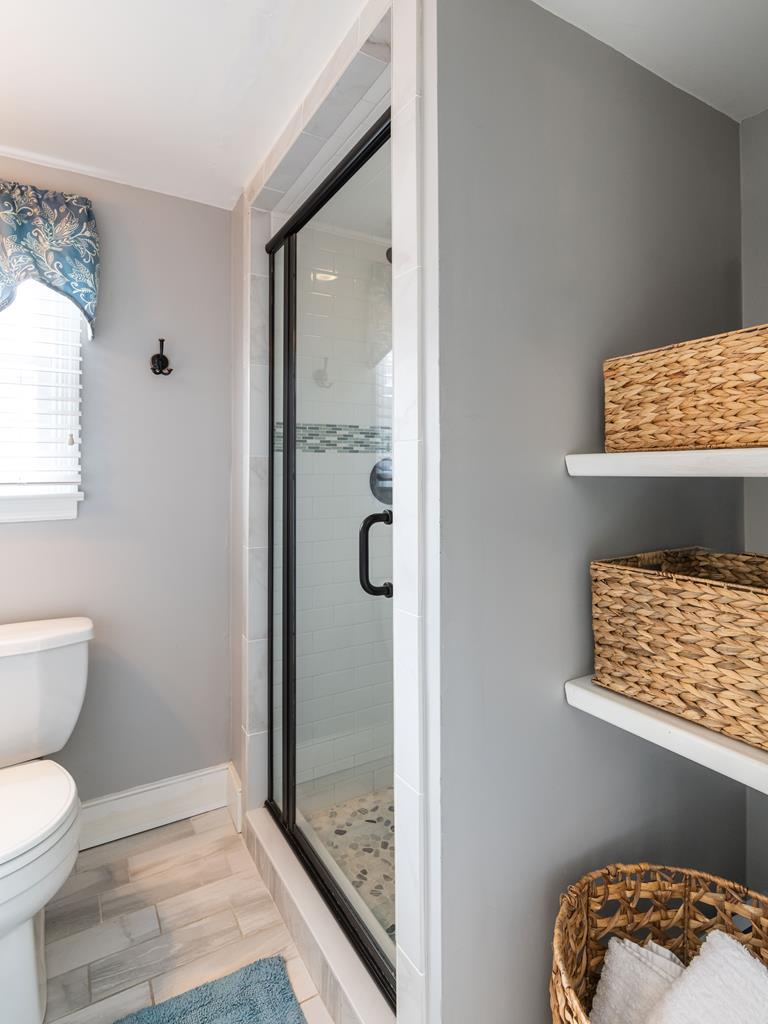 Pet Friendly Victorian Townhome | Photo 16