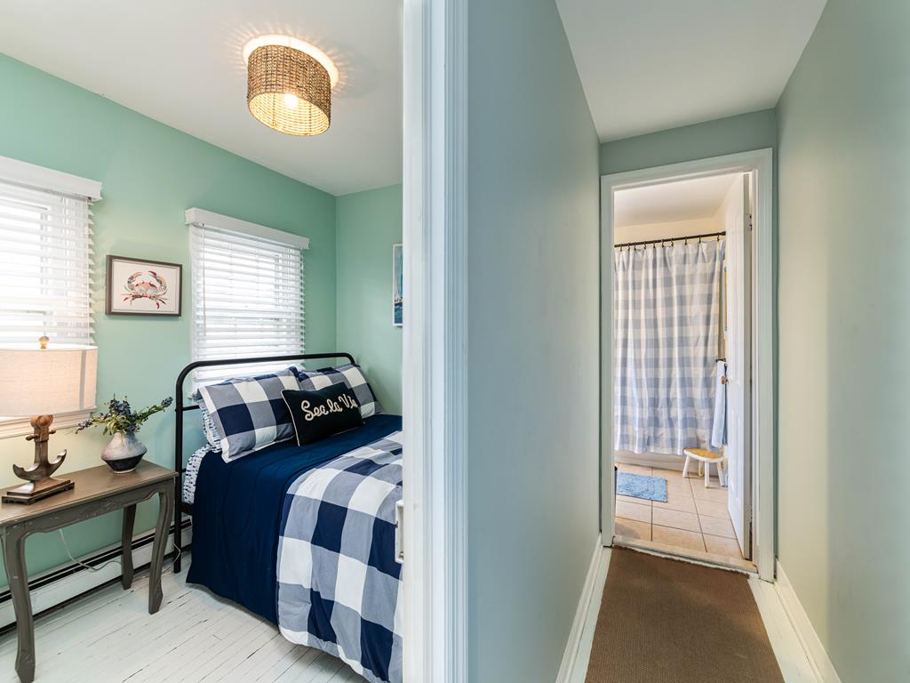 Pet Friendly Victorian Townhome | Photo 22