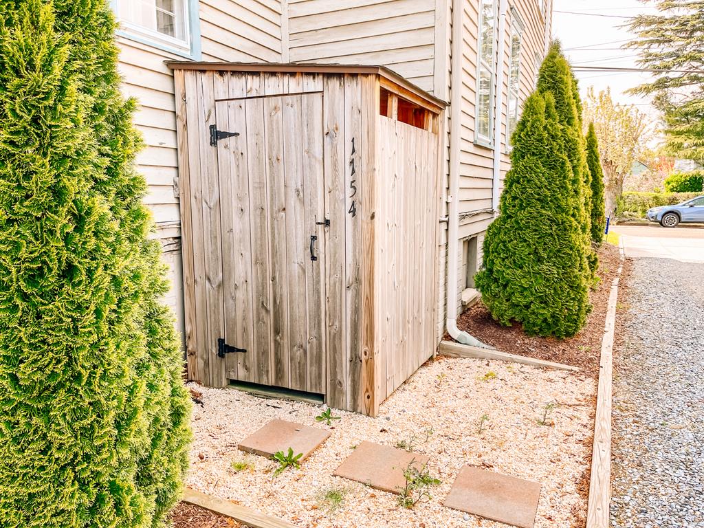 Pet Friendly Victorian Townhome | Photo 28