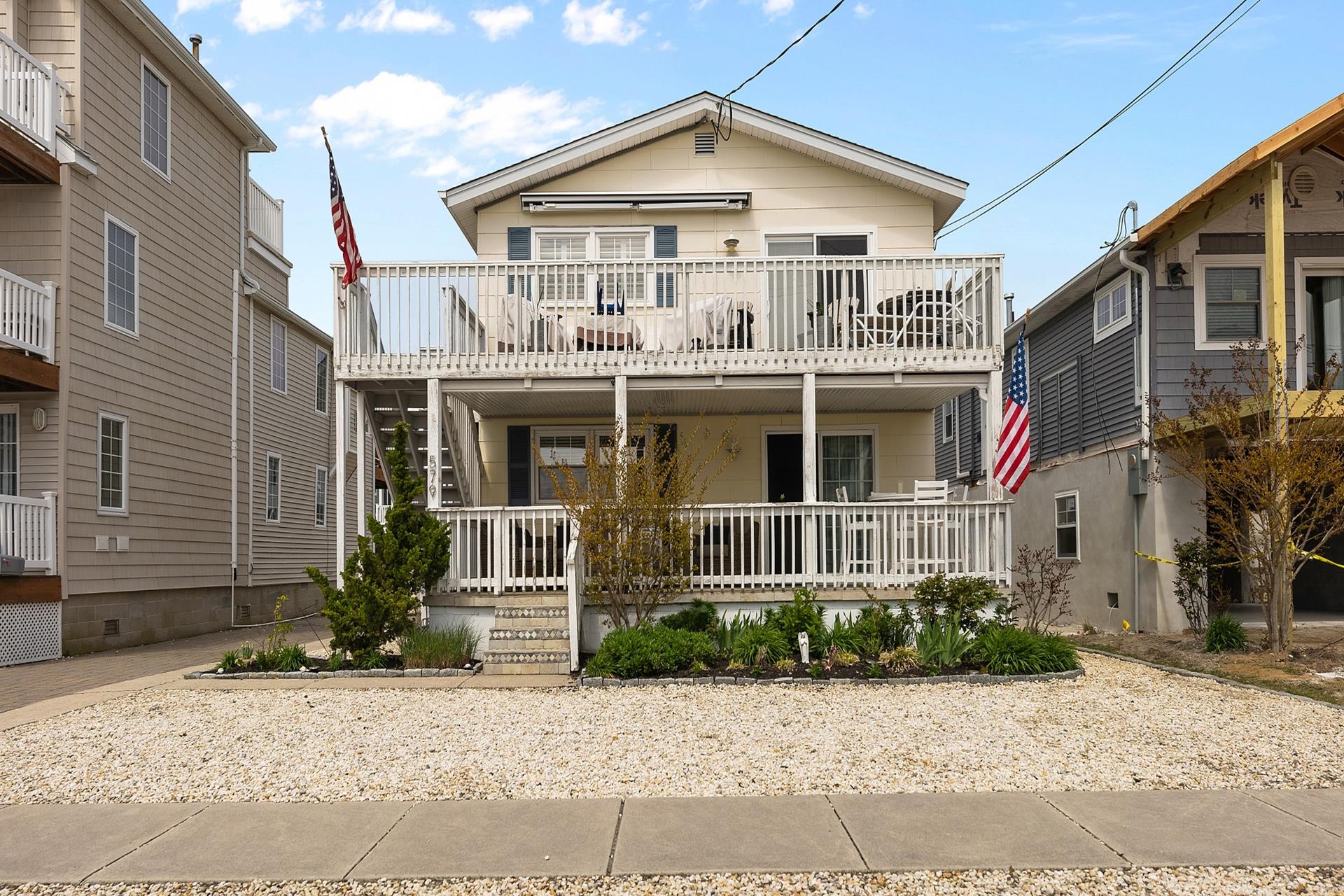 579 22nd Street, Avalon (Center)