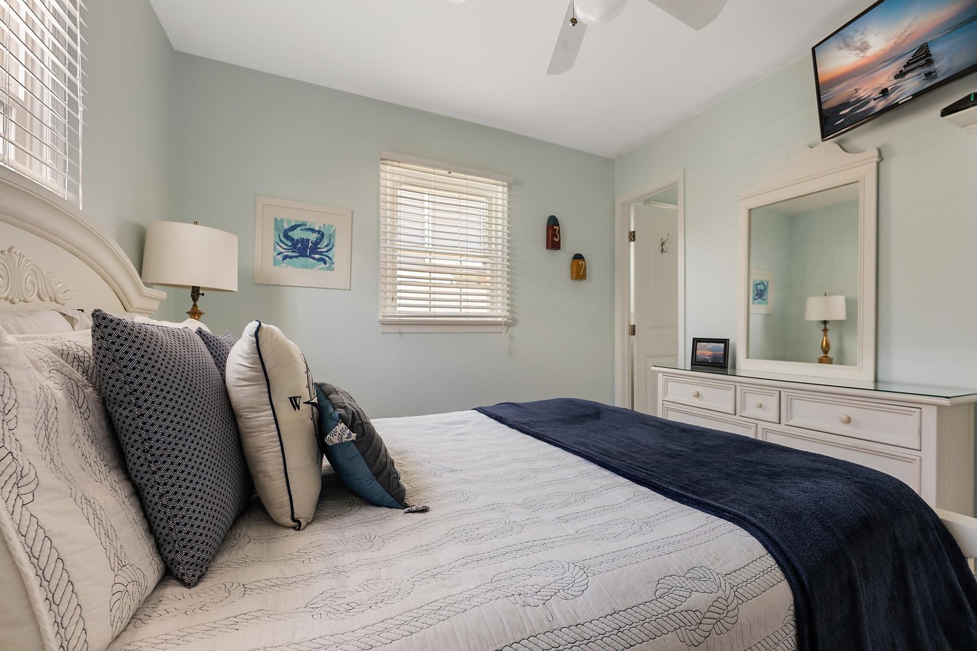 579 22nd Street, Avalon (Center)