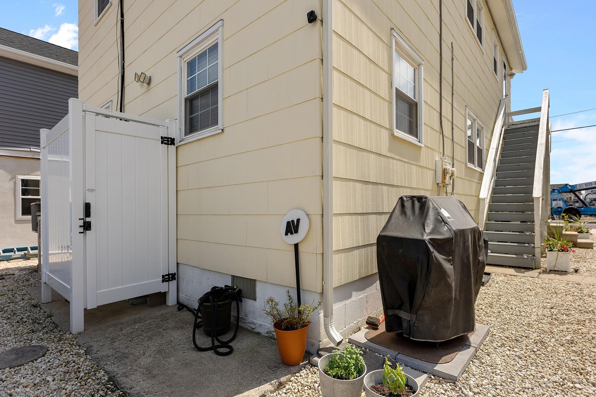 579 22nd Street, Avalon (Center)