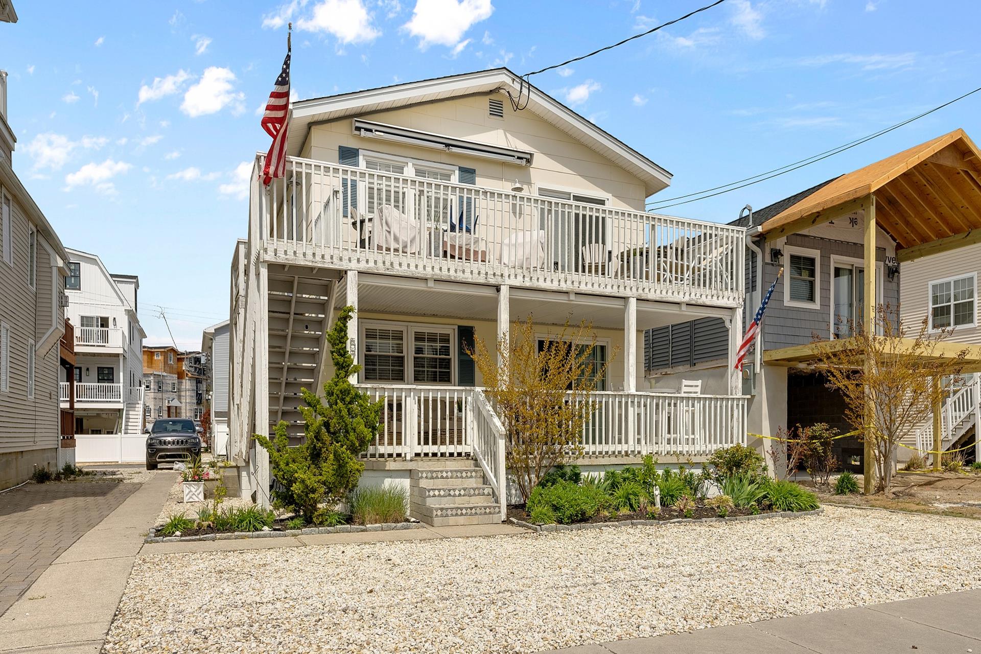 579 22nd Street, Avalon (Center)