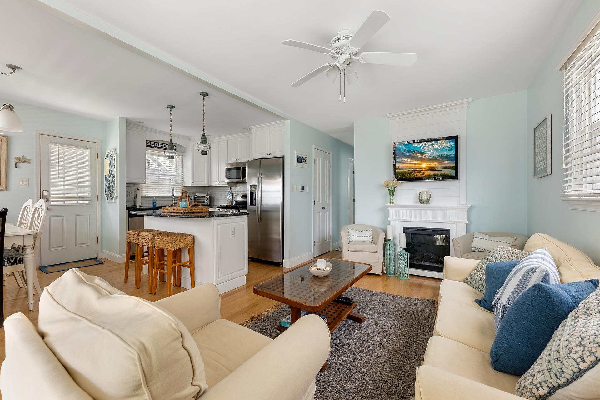 579 22nd Street, Avalon (Center)