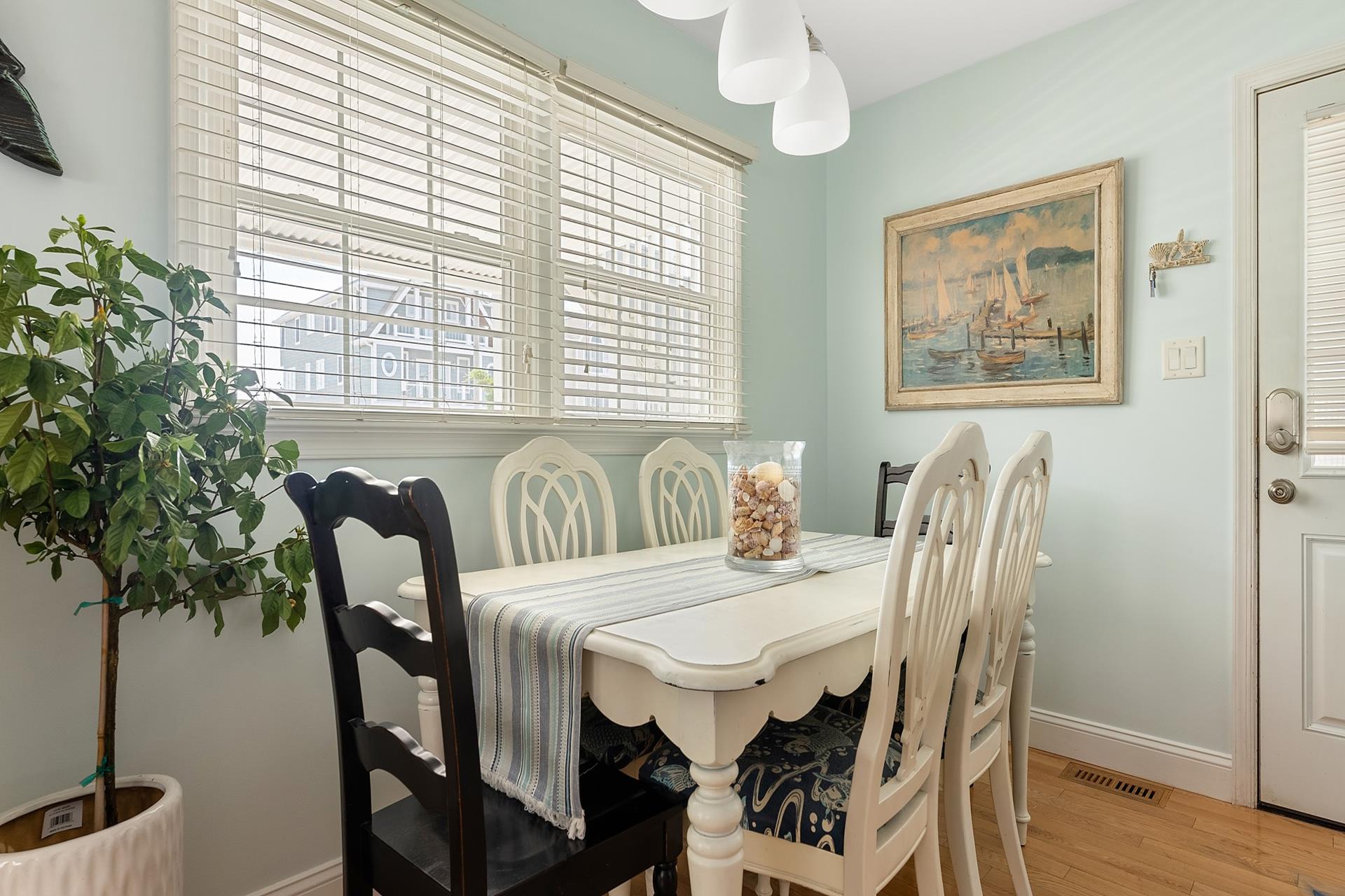 579 22nd Street, Avalon (Center)