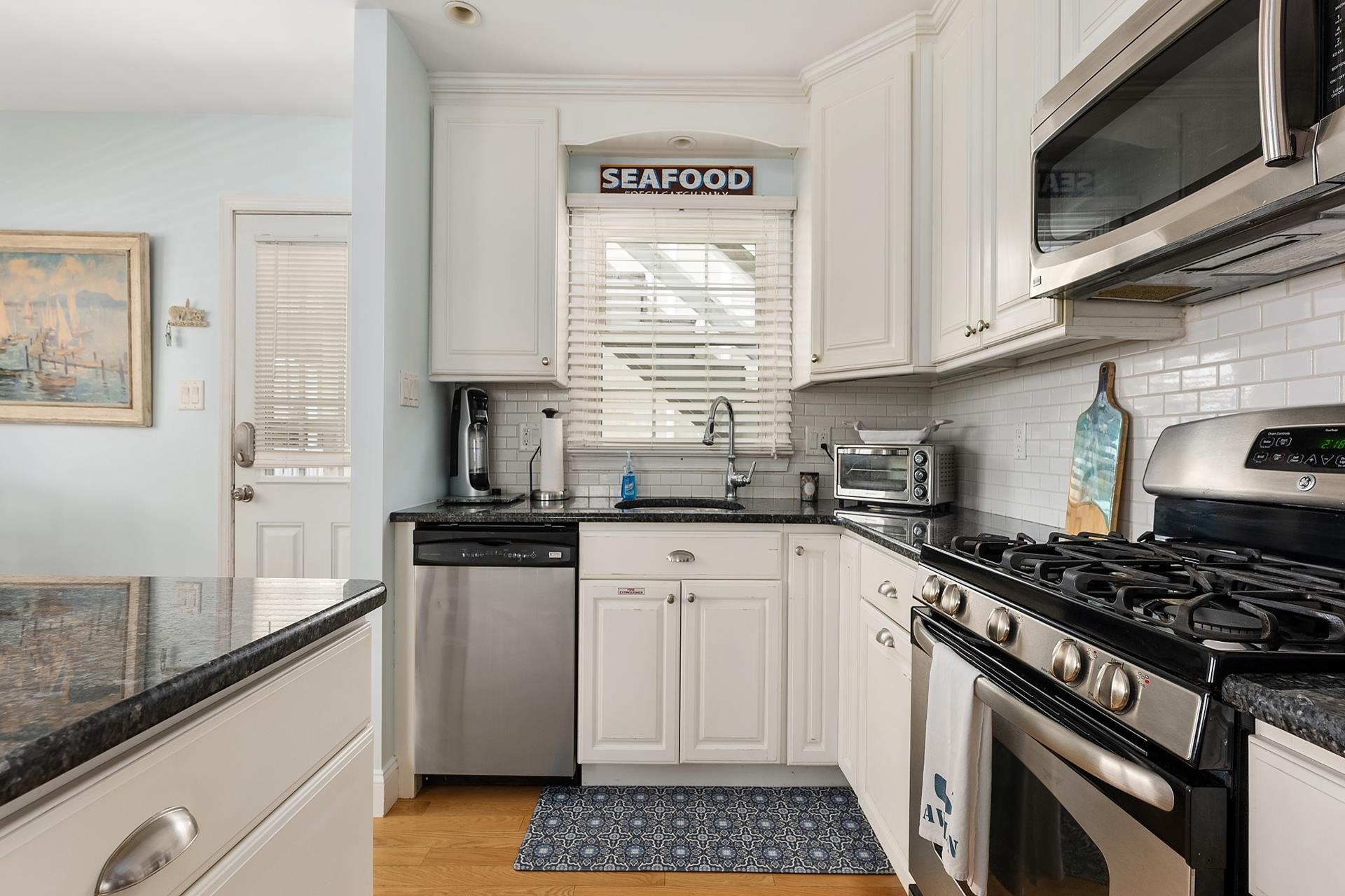 579 22nd Street, Avalon (Center)