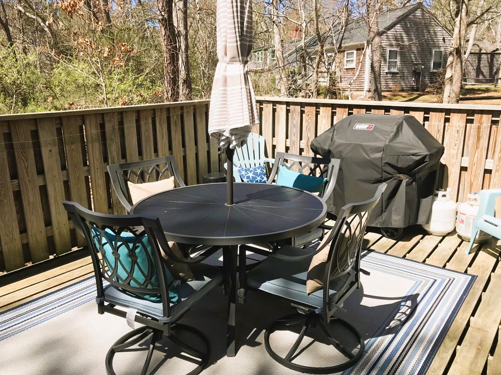 Outdoor Private Deck Dining Area