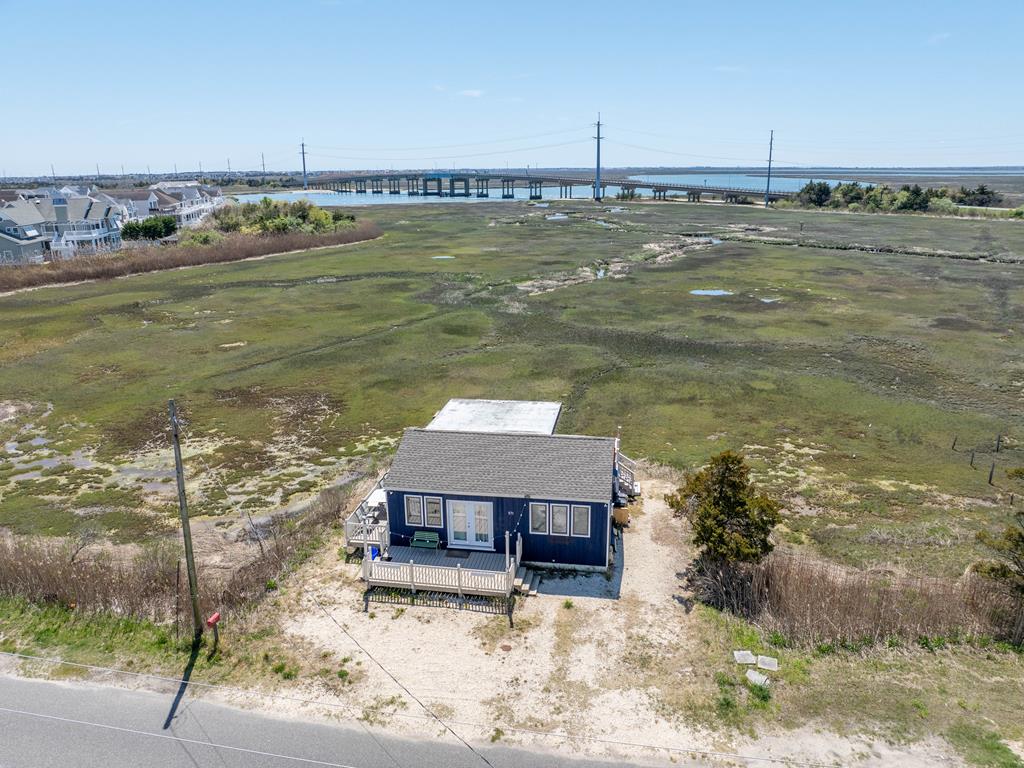 571 Avalon Blvd | Photo 3