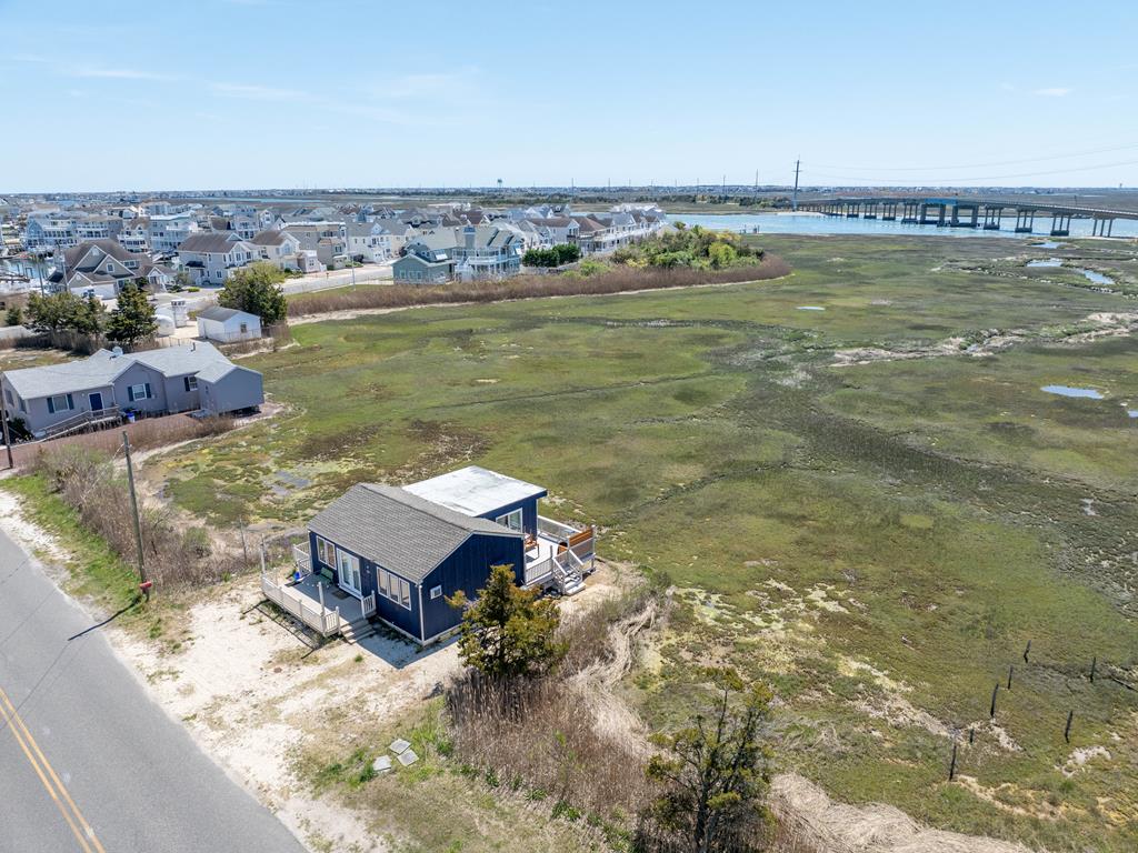 571 Avalon Blvd | Photo 4