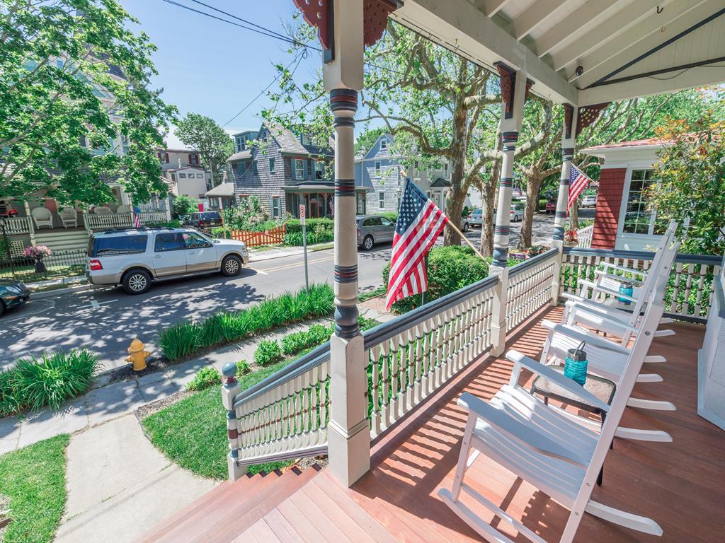 627 Hughes Street - 8 Beds/4 Baths - Whole House | Photo 3