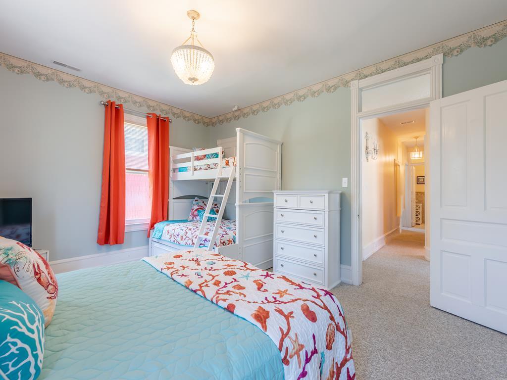 627 Hughes Street - 8 Beds/4 Baths - Whole House | Photo 23