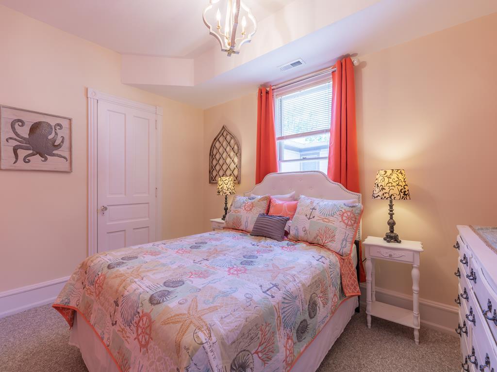 627 Hughes Street - 8 Beds/4 Baths - Whole House | Photo 27