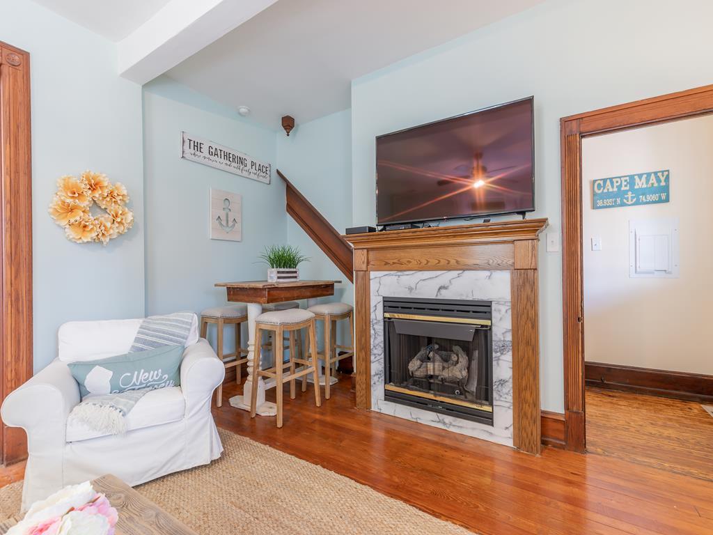 627 Hughes Street - 8 Beds/4 Baths - Whole House | Photo 6