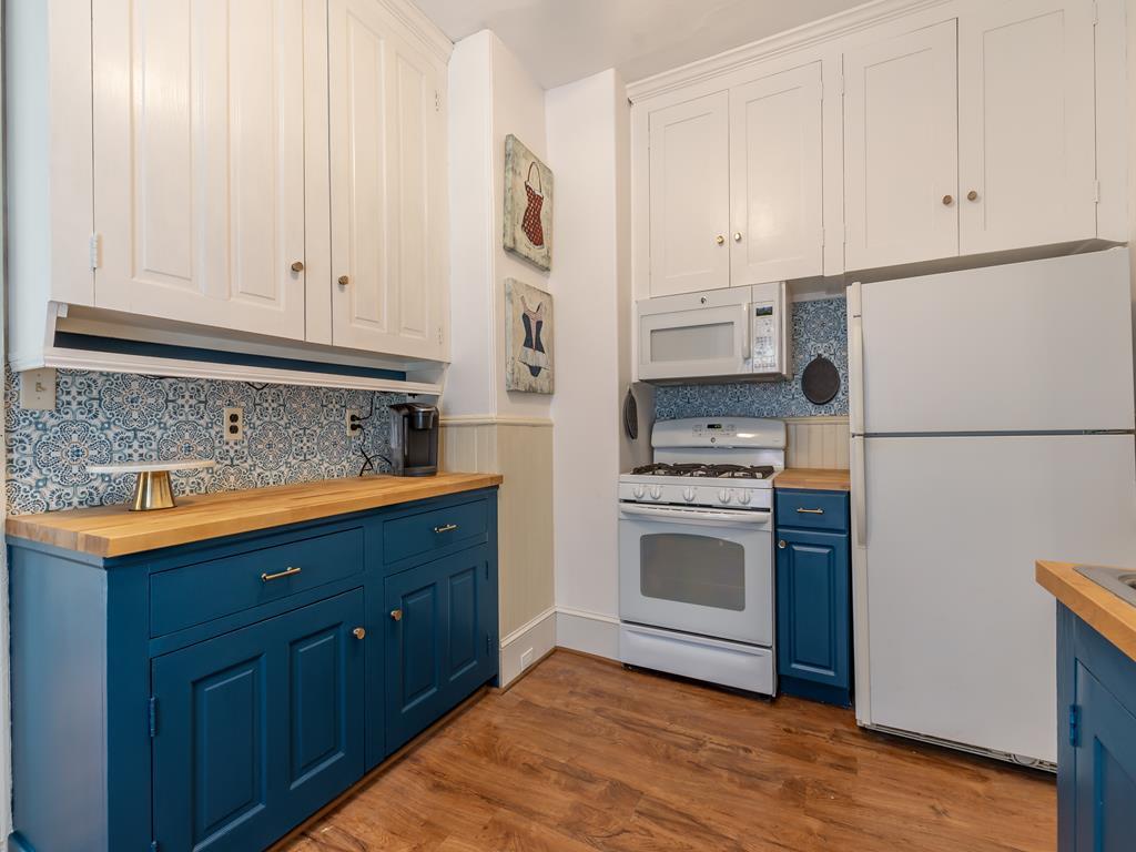 627 Hughes Street - 8 Beds/4 Baths - Whole House | Photo 10