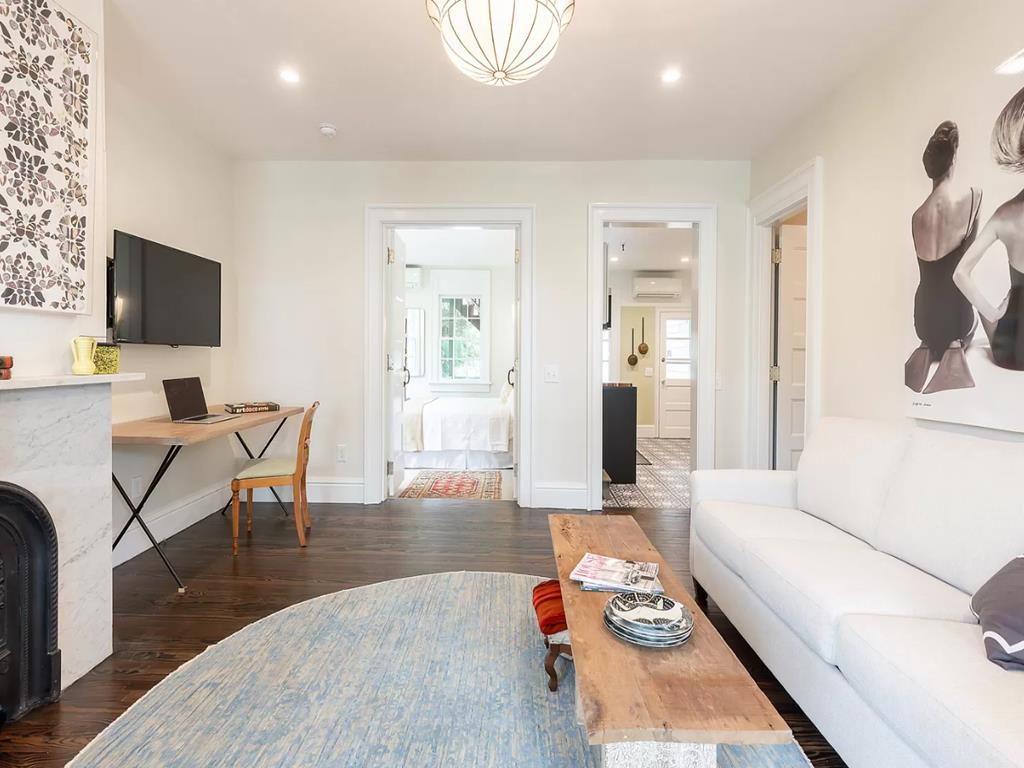 678 Washington Street | Photo 8