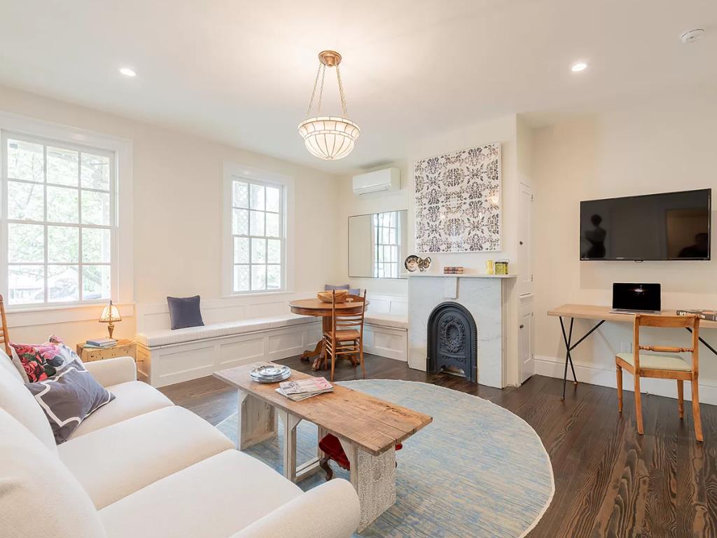 678 Washington Street | Photo 9