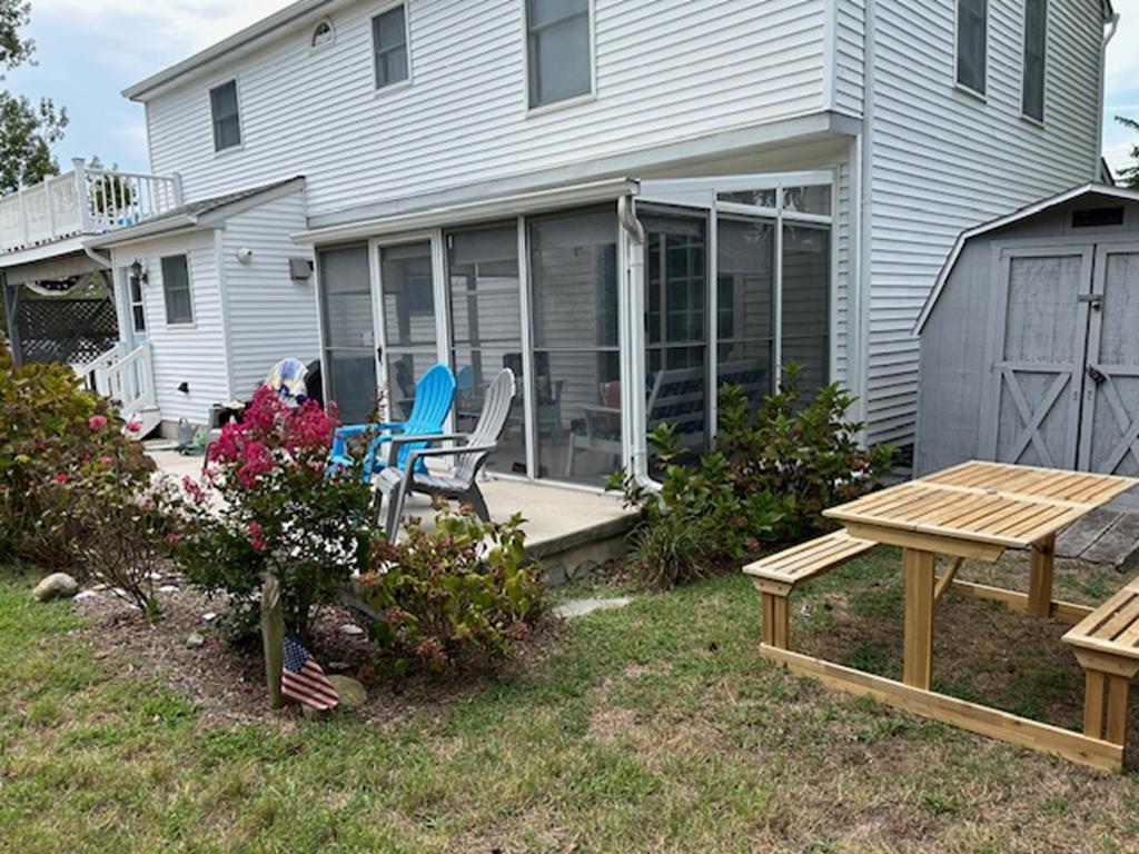 1042 Michigan | Photo 29