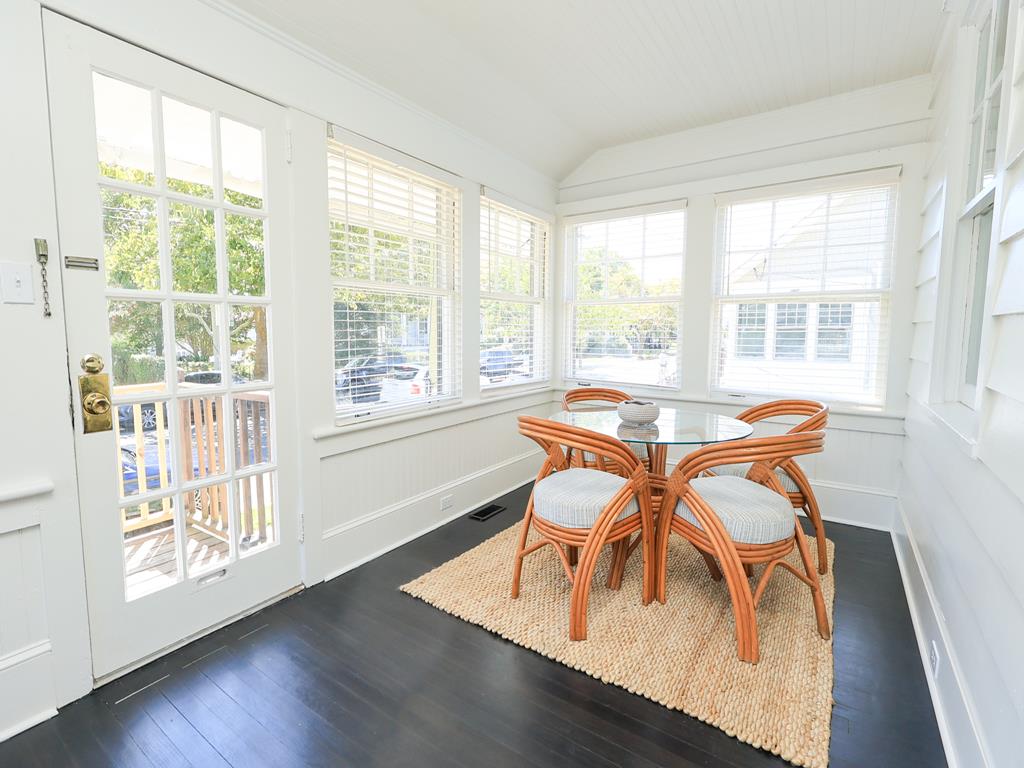 Bright & Airy Fernweh Cottage - Newly Remodeled! | Photo 4