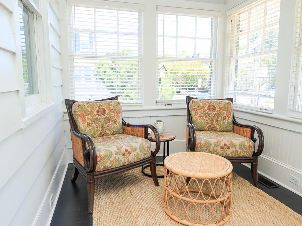 Bright & Airy Fernweh Cottage - Newly Remodeled! | Photo 5