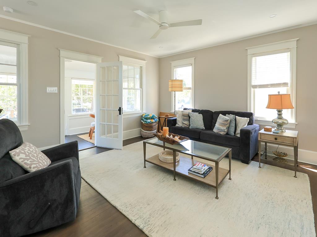 Bright & Airy Fernweh Cottage - Newly Remodeled! | Photo 7