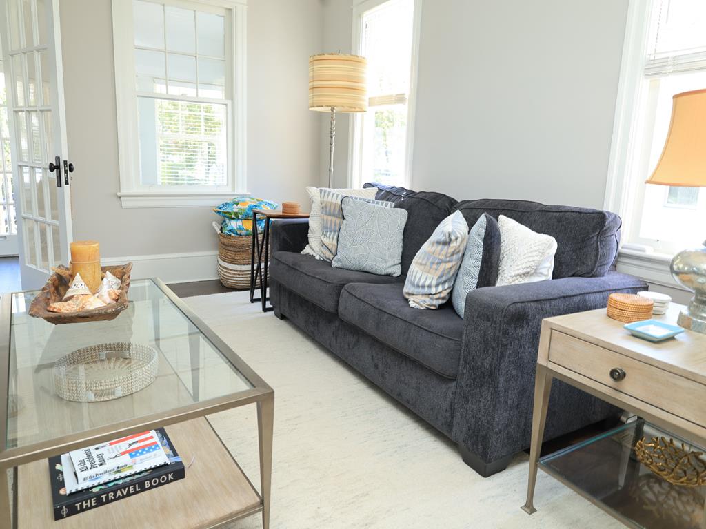 Bright & Airy Fernweh Cottage - Newly Remodeled! | Photo 9