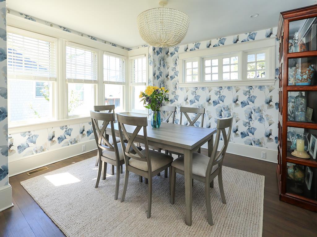 Bright & Airy Fernweh Cottage - Newly Remodeled! | Photo 10