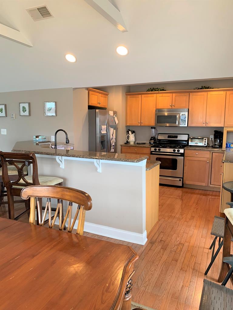 812 Bay Club Lane, Beach Haven (Bay Block)