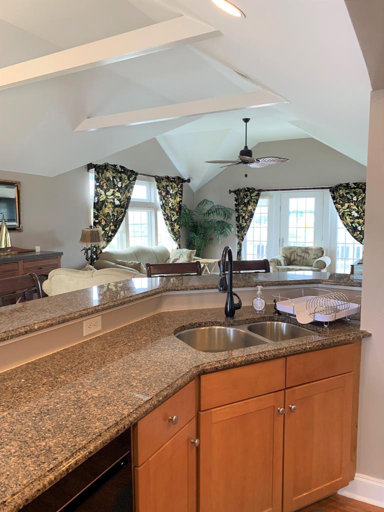 812 Bay Club Lane, Beach Haven (Bay Block)