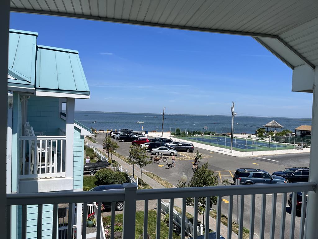 812 Bay Club Lane, Beach Haven (Bay Block)