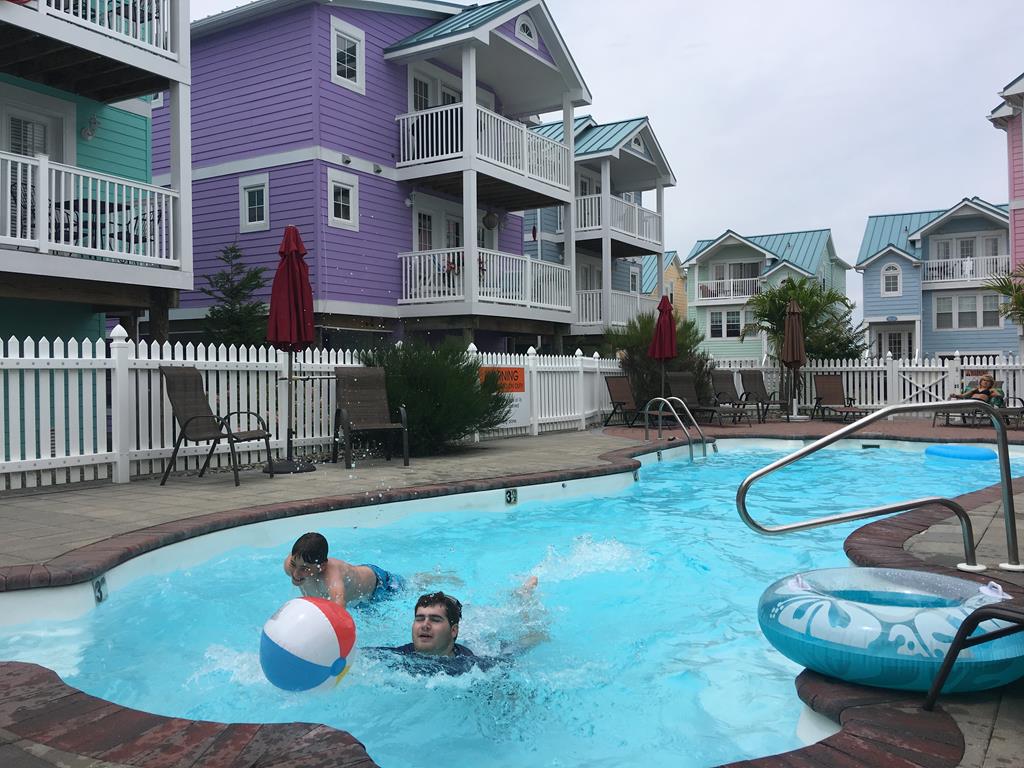 812 Bay Club Lane, Beach Haven (Bay Block)