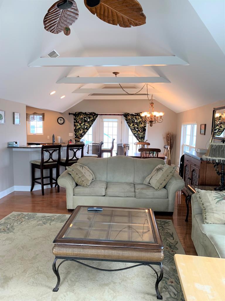 812 Bay Club Lane, Beach Haven (Bay Block)