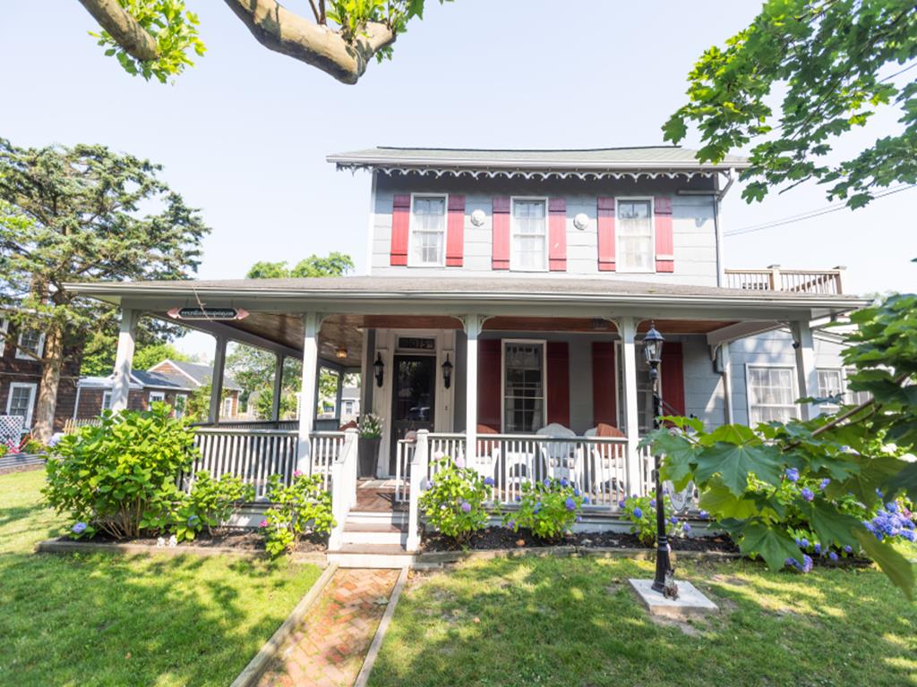 1015 Washington Arctic Fox Suite | Photo 3