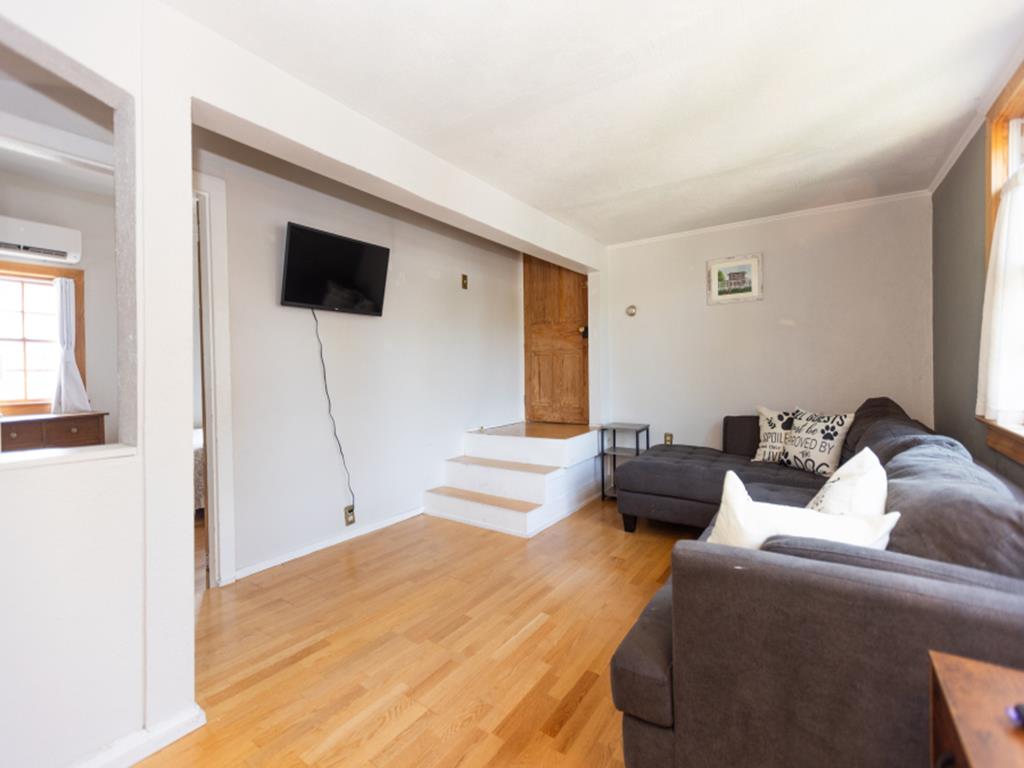 1015 Washington Arctic Fox Suite | Photo 15