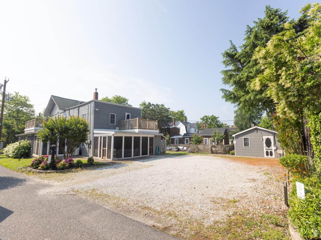 1015 Washington Arctic Fox Suite | Photo 5