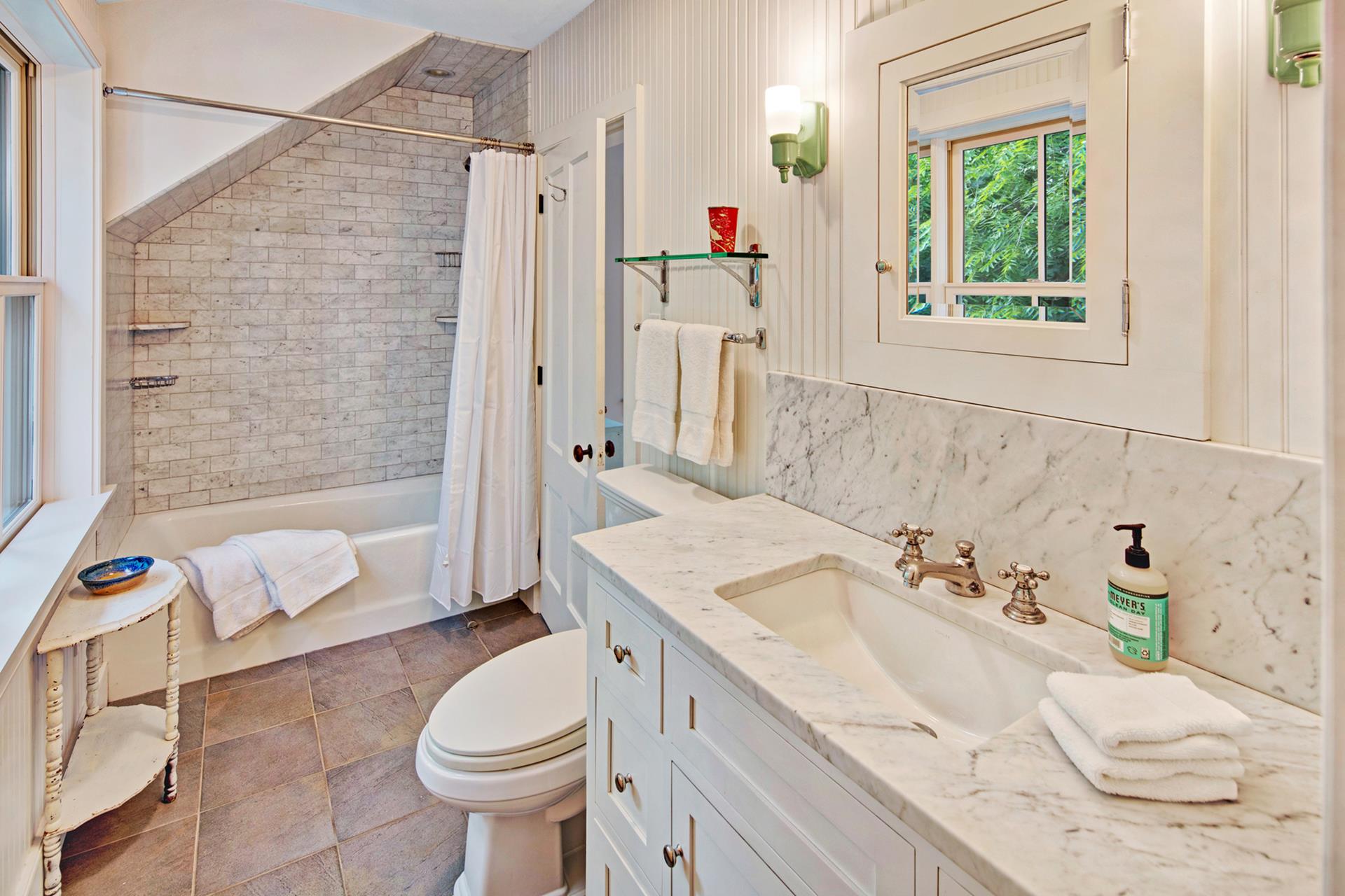 678 Main St., Vineyard Haven, MA 02568, Close to Town MLS 153593