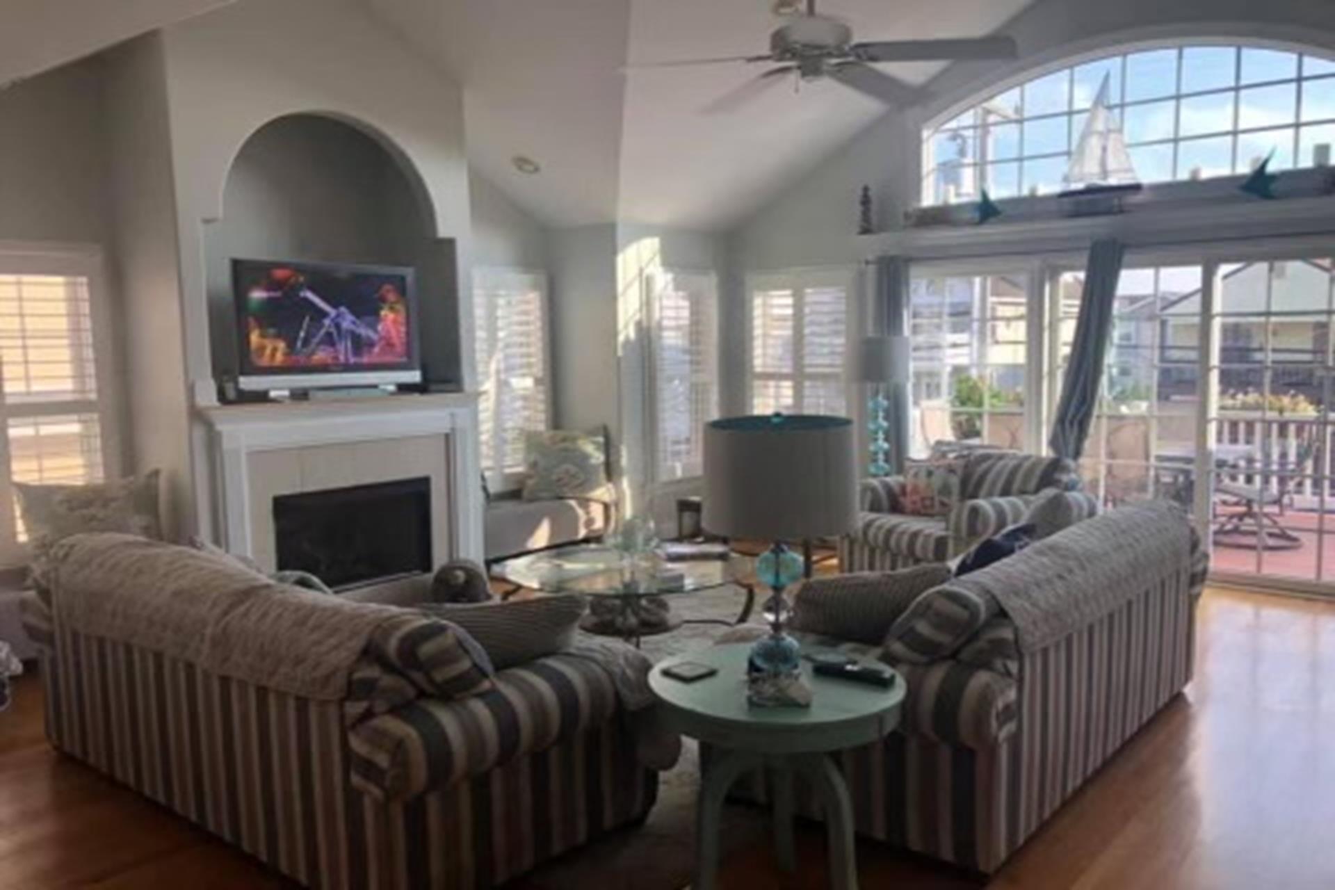 633 21st Street, Avalon (Center)