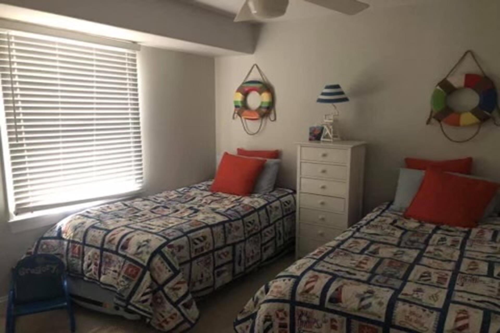 633 21st Street, Avalon (Center)