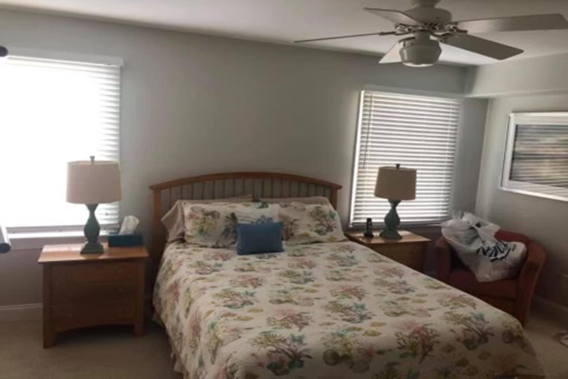 633 21st Street, Avalon (Center)