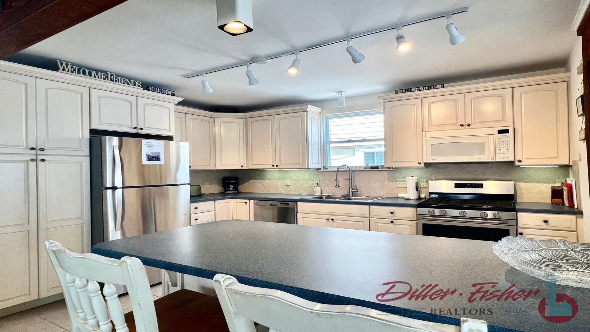 8415 Third Avenue, Stone Harbor (Bay Front) - Picture 5