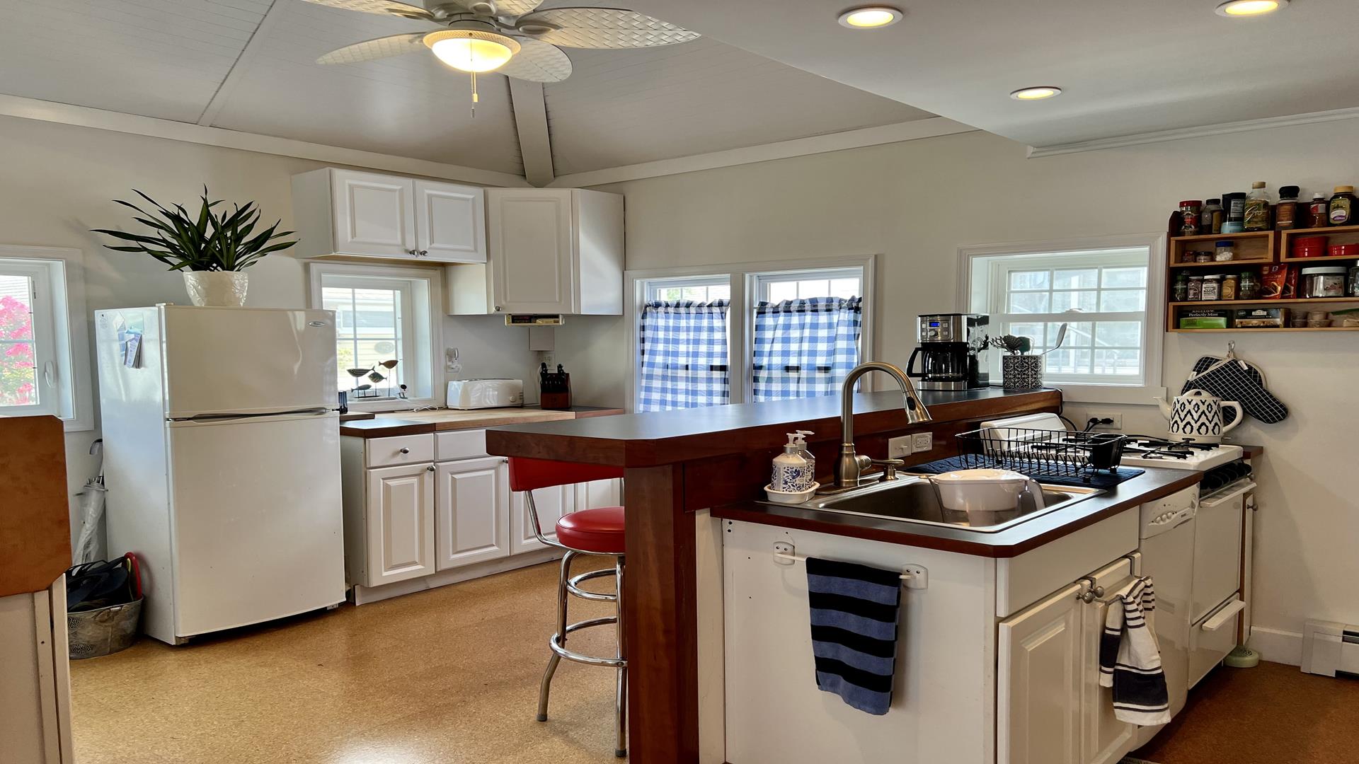 50 Bower Court, Stone Harbor (Mid-Island) - Picture 2