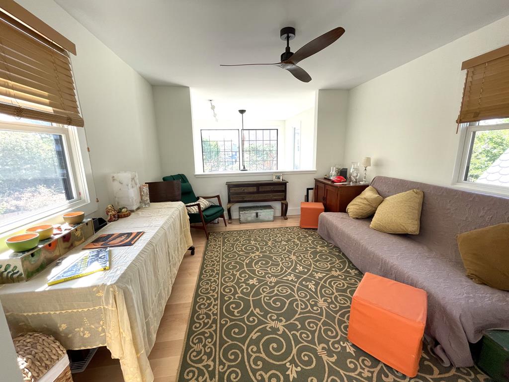 Modern Home at The Point | Photo 22