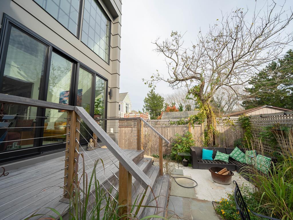 Modern Home at The Point | Photo 26