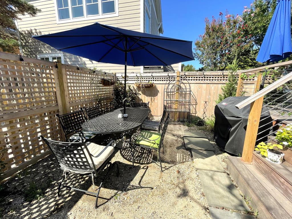 Modern Home at The Point | Photo 28