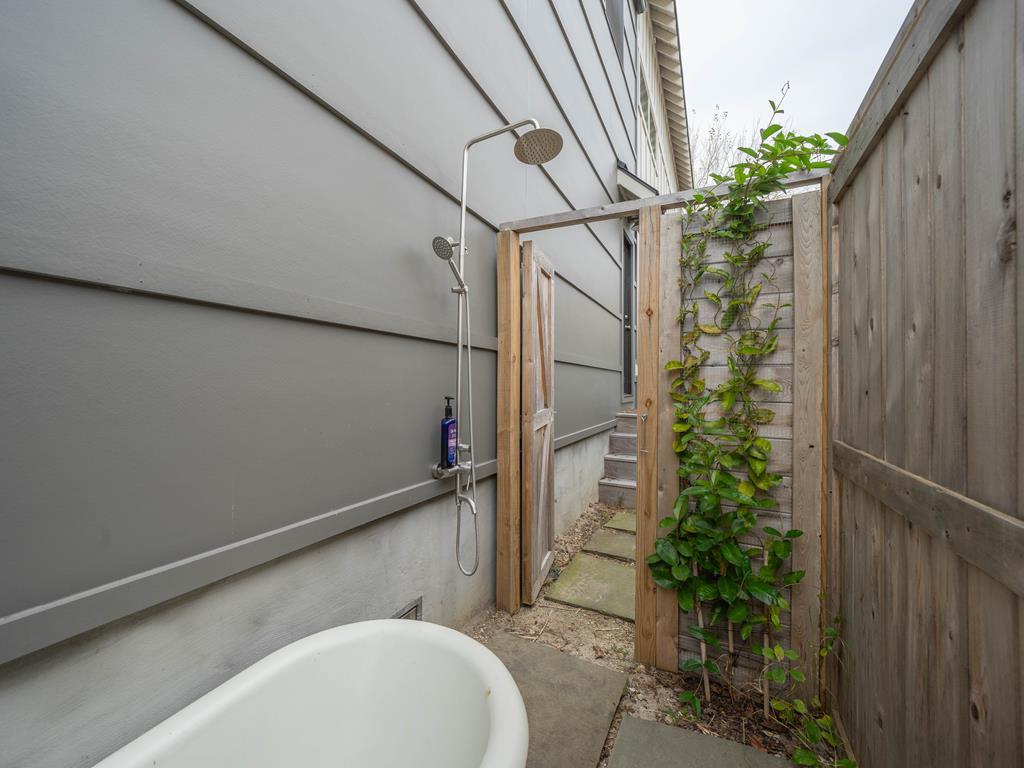 Modern Home at The Point | Photo 31